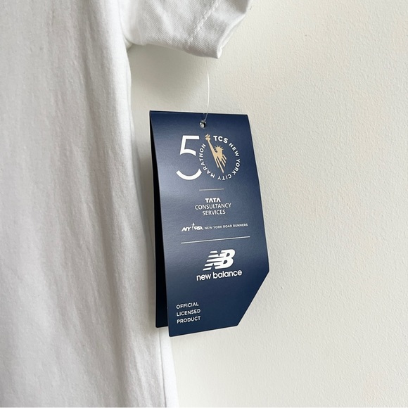 New Balance white black graphic Finisher NYC marathon cotton t shirt - Picture 4 of 7